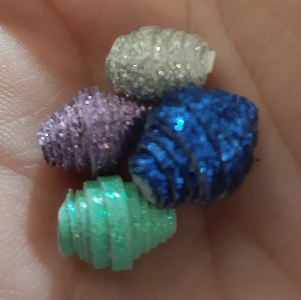 ♥️200 for $20 Glitter paper beads💜